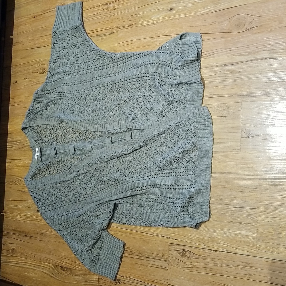 Maurices sage green long sweater EUC sz 3 aka 24/26